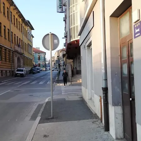 Pula-center And Апартаменты *